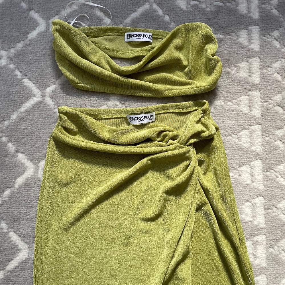 Green Skirt Set